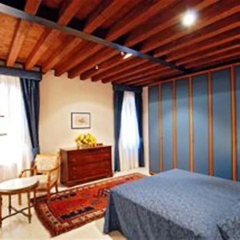Sarai Apartments Venice