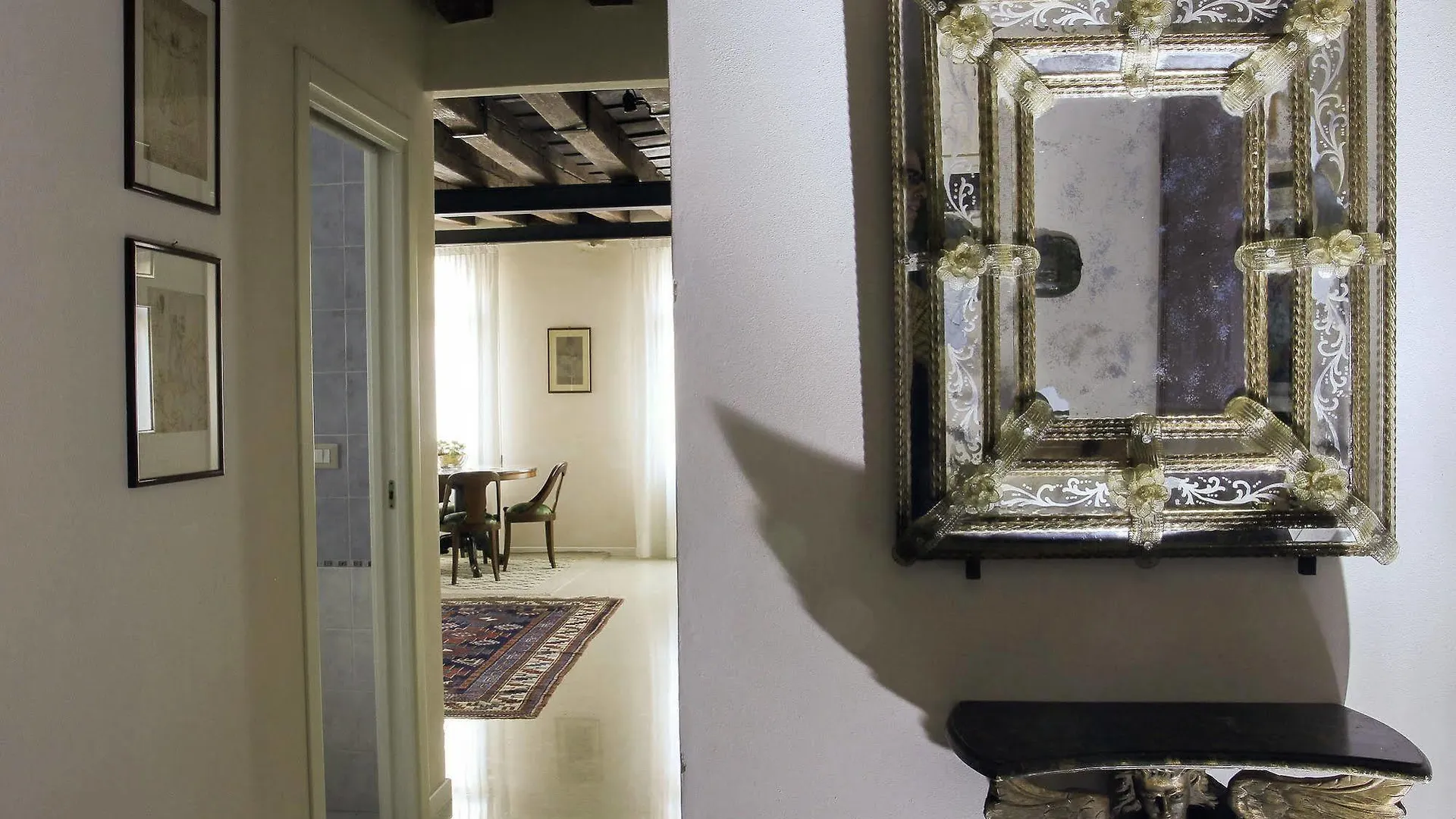 Sarai Apartments Venice 0*,