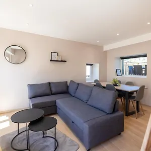 joli-t3-en-duplex-avec-terrasse.fr-provencehotel.com/