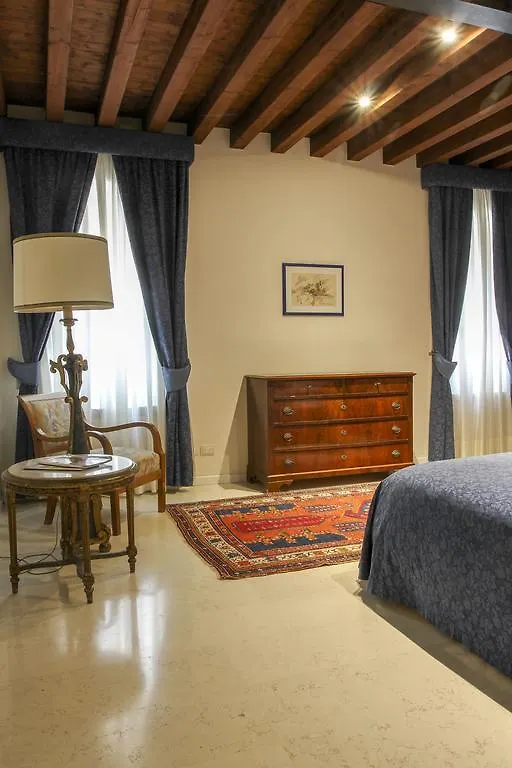 Sarai Apartments Venice